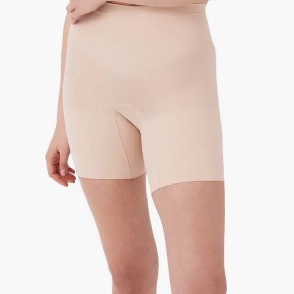 NWT Spanx  Everyday High Waist Shaping Shorts - Picture 1 of 5